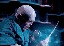 Giải mã bí ẩn lớn bậc nhất của Harry Potter: Vì sao phản diện Voldemort không có mũi?