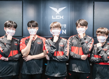 Faker cầm Kai'Sa lao vào giữa KDF "như một vị thần", cặp bot Gumayusi - Keria mang về chiến tích lịch sử cho T1