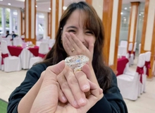 Độ Mixi bất ngờ cầu hôn vợ bằng chiếc nhẫn kim cương siêu khủng sau 8 năm về chung một nhà