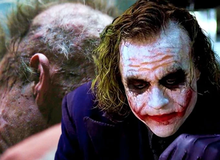 Về mặt tạo hình: Joker của Heath Ledger là kinh điển, nhưng Joker của The Batman trông còn đáng sợ hơn nhiều