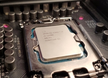Intel khẳng định CPU Alder Lake bị cong là “đúng kỹ thuật”, vẫn xài được bình thường