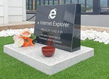 Vừa bị khai tử, Internet Explorer đã được "dựng mộ" tiếc thương tại Hàn Quốc, đọc dòng chữ tri ân khiến ai cũng cảm thán