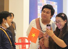Cặp vợ chồng game thủ trên đất 'Cam' cổ vũ thông 7 tiếng, 'tiếp lửa' cho tuyển thủ PUBG Mobile Việt Nam