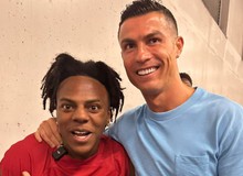 Đang phát sóng, "fan cứng" của Ronaldo vô tình để lộ khoảnh khắc hớ hênh, người xem "đỏ mặt"