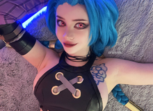 Cosplay Jinx phiên bản đầy gợi cảm, hot girl nhận kết đắng từ trò "chơi dại"