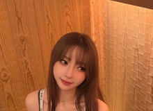 Cô giáo dạy Yoga khiến fan mê mệt vì chụp ảnh “góc nào cũng toàn là đường cong”