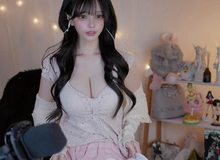 Nữ coser triệu follow khiến người xem được một phen tá hoả