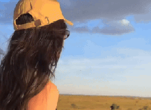 Báo Trung: Thân thế giả dối của mỹ nhân 9X giàu nhất showbiz, được huấn luyện để "săn" thiếu gia tập đoàn?