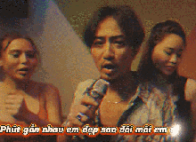 Danh tính cô gái áo cam trong quán karaoke lắc lư cùng Doãn Quốc Đam