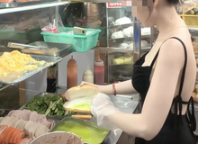 Thêm một hot girl ăn mặc phản cảm bán hàng, nhìn trang phục mà người xem chỉ biết lắc đầu ngao ngán