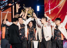 4 năm chờ đợi, FPT Flash cuối cùng cũng đã có được chiếc cúp vô địch ĐTDV