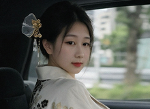 Tung khoảnh khắc chơi đùa với "khỉ", hot girl bất ngờ viral khắp MXH