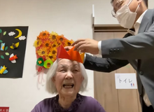 Cụ bà 92 tuổi vô địch giải đấu game đối kháng, người trẻ chỉ biết sững sờ thán phục