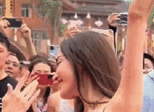 8 triệu người tìm xem mỹ nhân đẹp nhất Tân Cương được Thiên vương đình đám xin chụp ảnh cùng