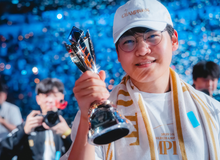 Gumayusi chia sẻ về lựa chọn tương lai nhưng khán giả nghi ngờ "ngầm nhắc nhẹ" T1