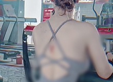 "Hot girl bán cafe" phản ứng trước bàn tán, tự tin "flex" body cực gắt trong phòng gym