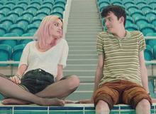 Xem phim Sex Education 10 lần là 10 lần phải tua nhanh 1 cảnh nóng cực chướng, sao nam chính khổ thế hả trời?