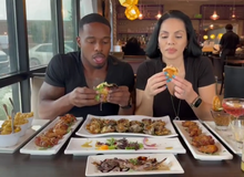 Đang livestream ngồi ăn, nữ người mẫu bất ngờ bị xe tông khiến vô số khán giả hoảng hốt