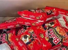 Ăn mì cay đến mức thủng dạ dày, nữ streamer "ăn vạ" nhà sản xuất, đòi bồi thường triệu đô