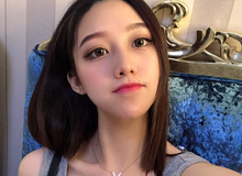 Mặc áo có cổ quá rộng, nữ streamer bất ngờ lộ khoảnh khắc "hớ hênh" khi lên sóng, CĐM chỉ trích mạnh mẽ