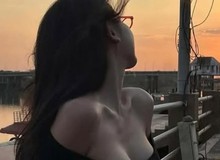 Cùng check-in với bầu trời, hai gái xinh khơi mào "đại chiến"