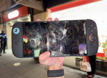 Mua máy chơi game giá gần 13 triệu rồi đập vỡ ngay tại cửa hàng, nam game thủ nhận cái kết đắng ngắt