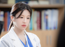 Trần đời chưa thấy bác sĩ nội trú nào đẹp vô cùng tận thế này: Nhan sắc kinh thiên động địa, hoàn mỹ không một điểm trừ