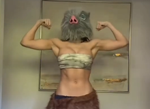 Cosplay Inosuke dài 8 giây, hot girl khiến người xem "tròn mắt" mà tấm tắc khen ngợi