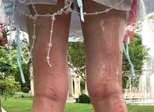 Nữ coser xinh đẹp "gặp hoạ" khi đang tác nghiệp, nhìn ảnh khiến người xem nào cũng phải xót xa