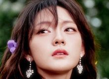 Clip sốc: Nàng thơ 2003 bị người đàn ông lạ mặt quấy rối, dồn vào góc tường trong rạp chiếu phim