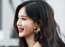 Đố ai đoán được cô gái này 30 hay 16 tuổi: Mặt đẹp như thiên thần, cả thiên hạ có đúng 1 người