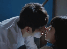 Phim Trung Quốc điên nhất vũ trụ ngôn tình đây rồi: Cặp chính hôn hít phát ngượng, ai xem cũng phải che mặt