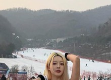 Bất chấp mùa đông, hot girl diện bikini thậm chí “cosplay bà tưng” khoe dáng dưới trời tuyết