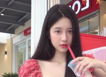 Chỉ uống trà sữa thôi, họa sĩ Minh Thư vẫn dễ dàng khiến người xem "gục ngã"
