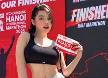 Check-in giải chạy, hot gymer tạo dáng chấn động khiến CĐM thích thú