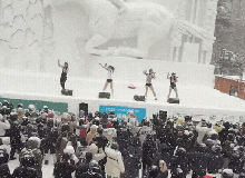 Nhóm nữ cả cõi mạng kêu gọi tan rã: Mặc đồ bơi biểu diễn dưới trời tuyết, bị đe doạ phải đóng phim người lớn