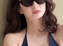 Mỹ nhân chỉ cao 1m50 nhưng mặc đẹp không trượt phát nào, xuất hiện ở đâu thì nơi đó là Paris Fashion Week