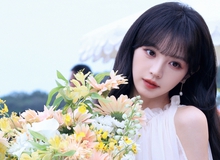 Mỹ nhân chỉ nặng 45kg mà vác cả con heo lẫn cõng bạn diễn 1m90, mặt và body chả liên quan gì đến nhau