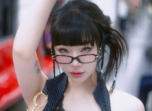 Chụp ảnh trên tàu điện, hot girl bất ngờ viral nhờ phong cách giống hệt nhân vật game