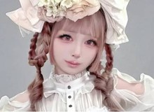 Ngỡ ngàng nhan sắc "thiếu nữ" của ông bố 48 tuổi: Giả gái để nuôi dạy hai con gái nhỏ