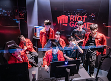 Đang yên đang lành, siêu sao T1 bị đàn em cũ "var" ngay trên kênh stream