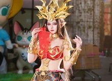 Không thể rời mắt với màn cosplay Mỹ Đỗ Toa Nữ Vương đẹp đến nghẹt thở