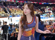 Ngẫu hứng chụp hình ở sân bóng rổ, hot girl bất ngờ viral vì quá xinh đẹp