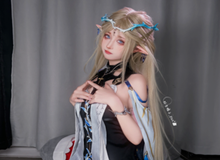 Vừa cosplay, vừa trổ tài "bếp núc", nữ coser khiến CDM thích thú