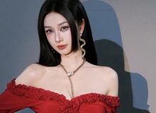 Jun Vũ cosplay Boa Hancock theo phong cách "kín cổng cao tường"