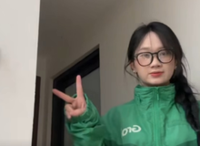 Bắt gặp cô gái chạy Grab, CĐM ngỡ ngàng trước nhan sắc dịu dàng đến khó tin