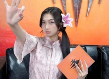 Không thể rời mắt khỏi nhan sắc ấn tượng của nữ MC tân binh đang "làm mưa làm gió" làng game Việt