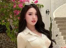 Diện đồ công sở đi cafe, hot girl khiến ai cũng phải gật gù thích thú với vóc dáng cực chuẩn