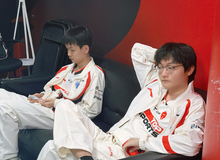 Đặt chuyện về đàn em, cựu vương CKTG nhận cái kết đắng