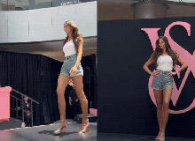 Gái xinh casting cho Victoria's Secret có cú hất tóc kì lạ, hút 4 triệu lượt tranh cãi